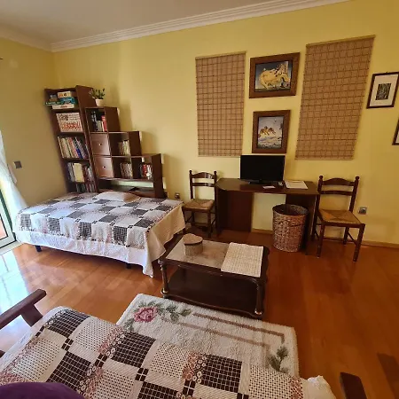 Homestay Suites Milharica *